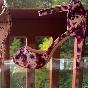 Floral peep toe platform heels